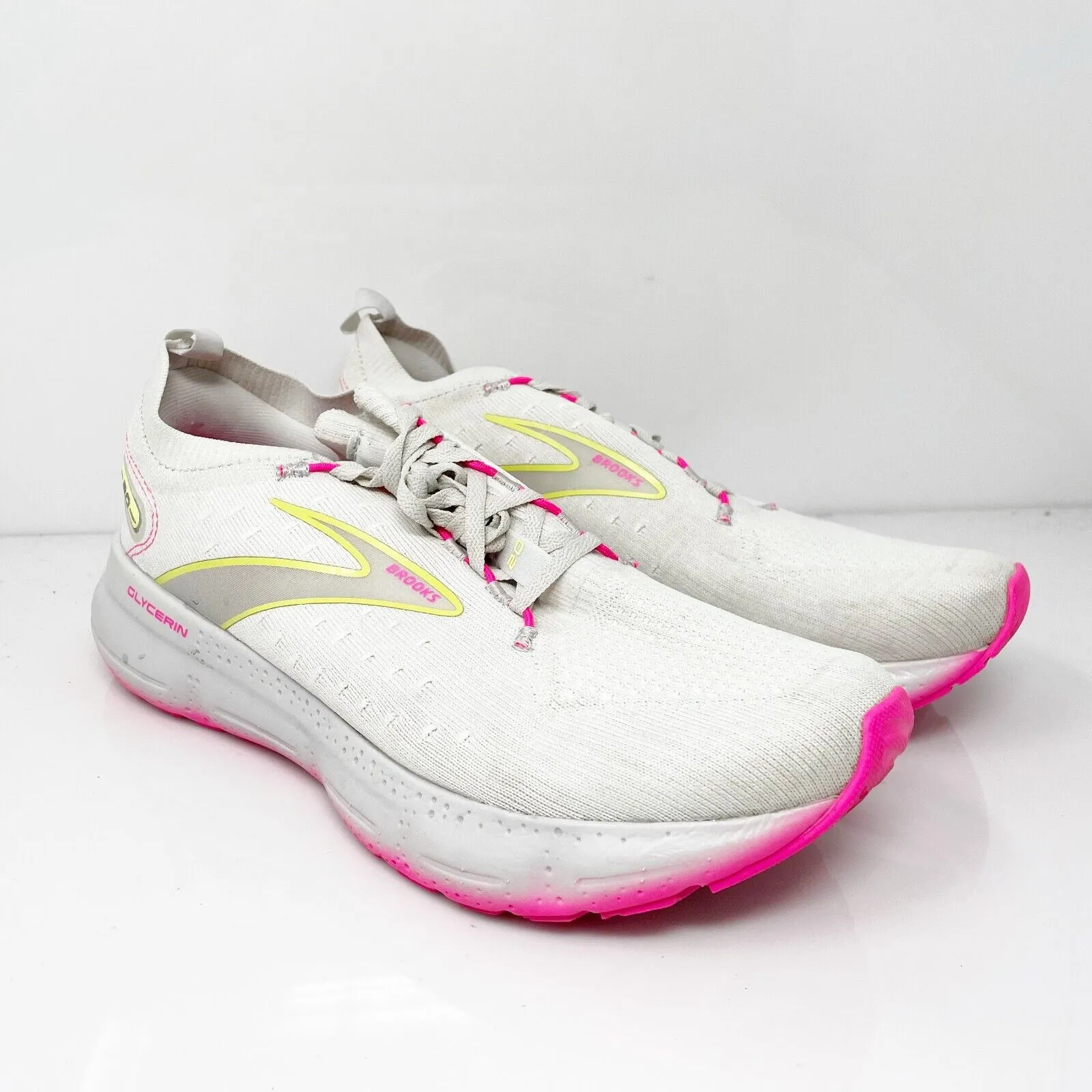 Brooks Womens Stealthfit 20 1203721B067 White Running Shoes Sneakers Size 10.5 B