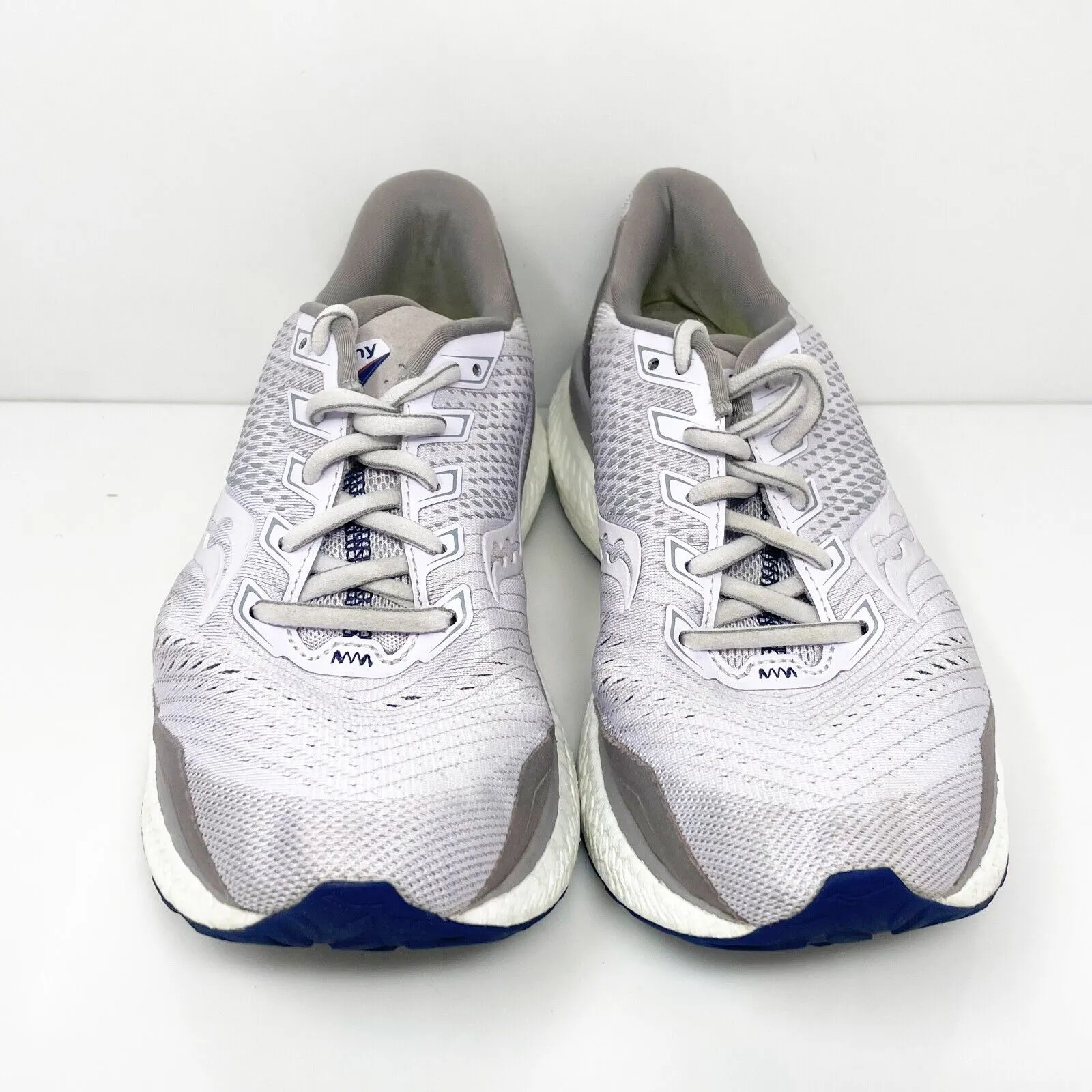 Saucony Womens Triumph 18 S10595-35 Gray Running Shoes Sneakers Size 9