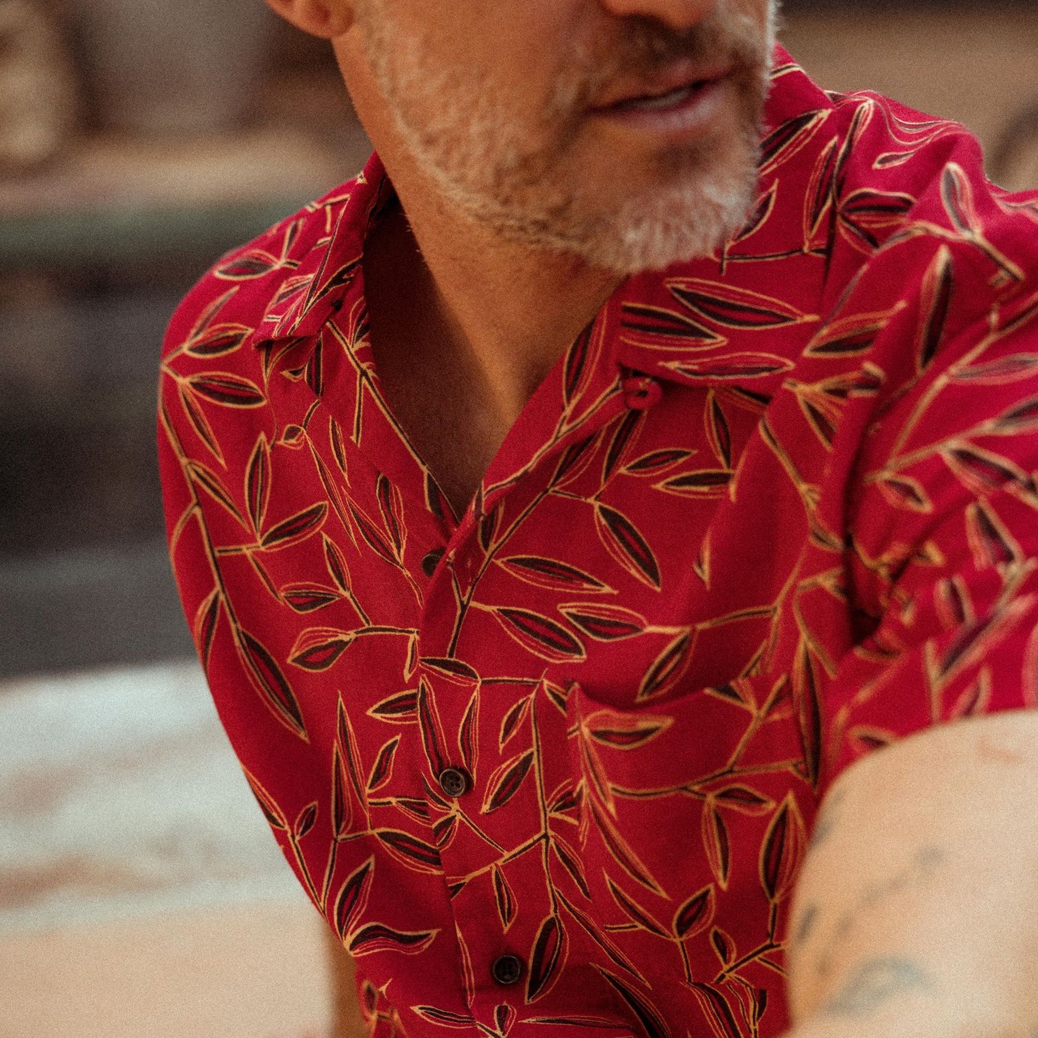 The Short Sleeve Hawthorne in Scarlet Thatch