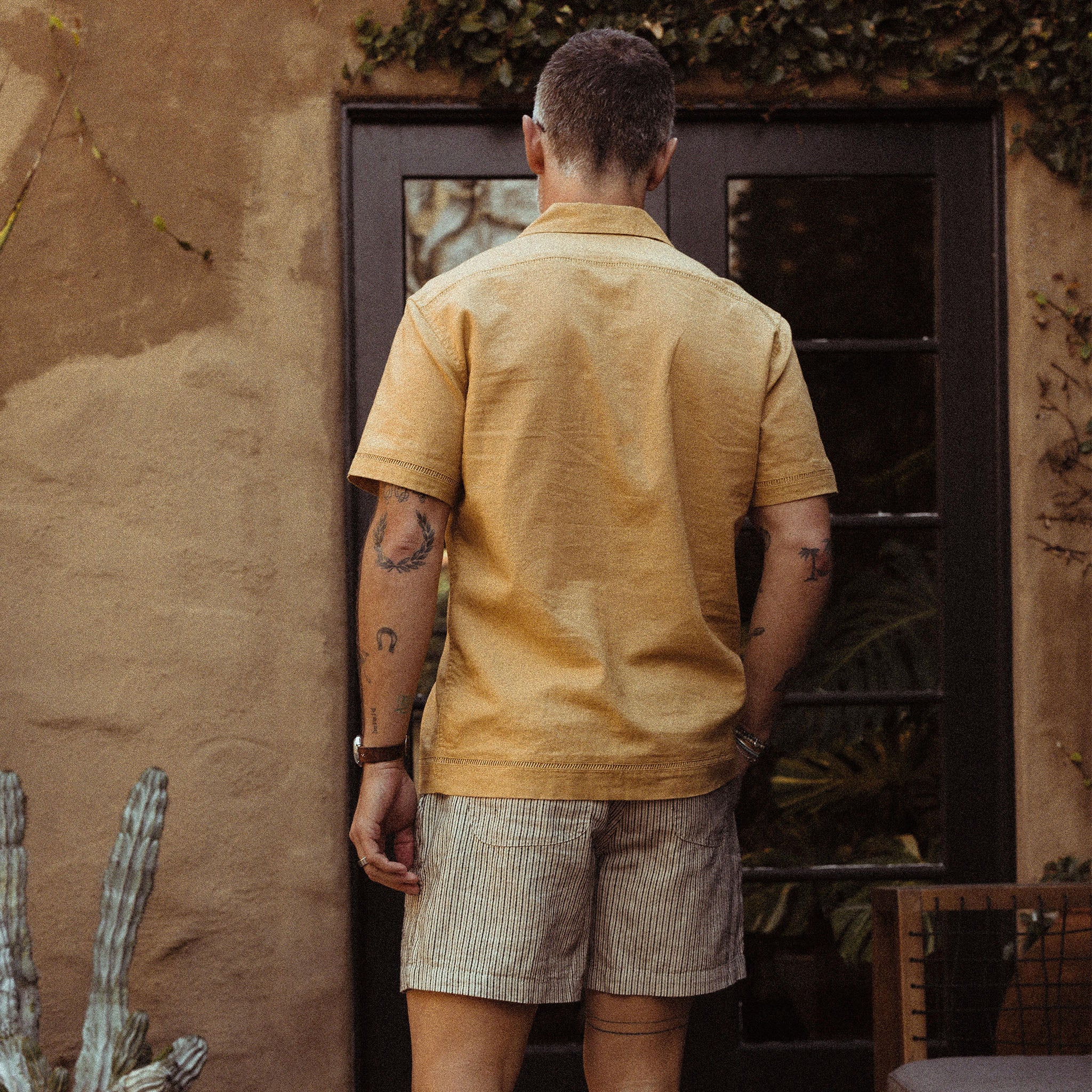 The Short Sleeve Hawthorne in Wheat