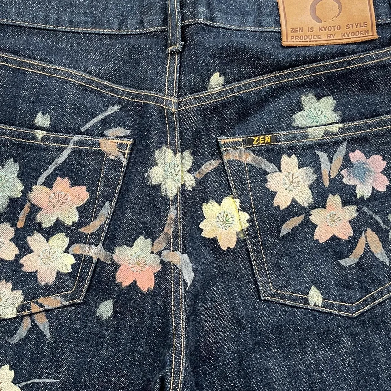 Zen Airbrushed Jeans